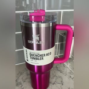 Stanley Camelia Gradient 40 oz Tumbler Like new.